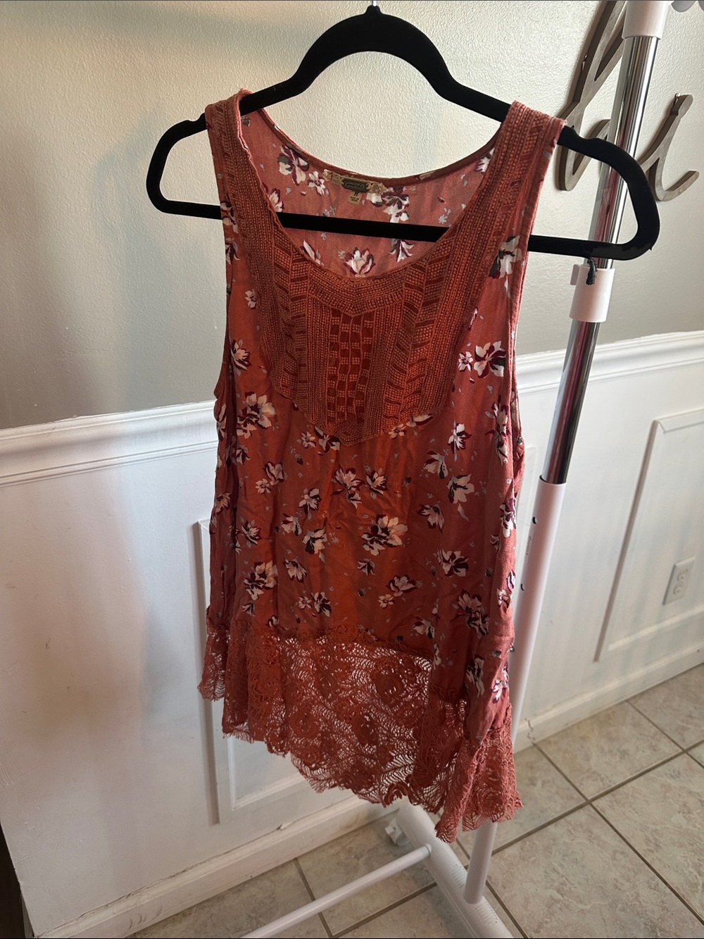 gimmicks by BKE Rust Floral Crochet-Trim Camisole